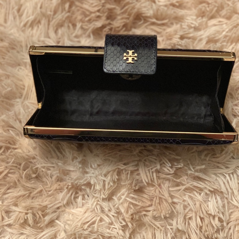 Tory Burch Black Textured Clutch with Gold Trim - Picture 6 of 8